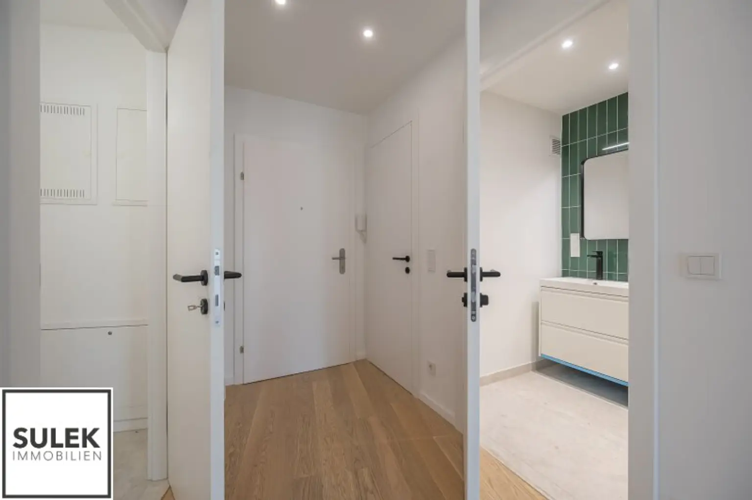 **Neu generalsaniert** Zentrale Lage mit Donaukanal-Blick und 2 getrennt begehbare Zimmer - perfekt für die Vermietung!