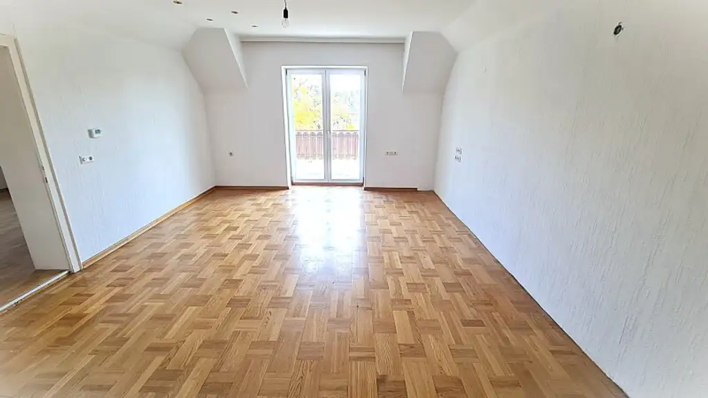DORNBACH: Repräsentative Villa in Aussichtslage