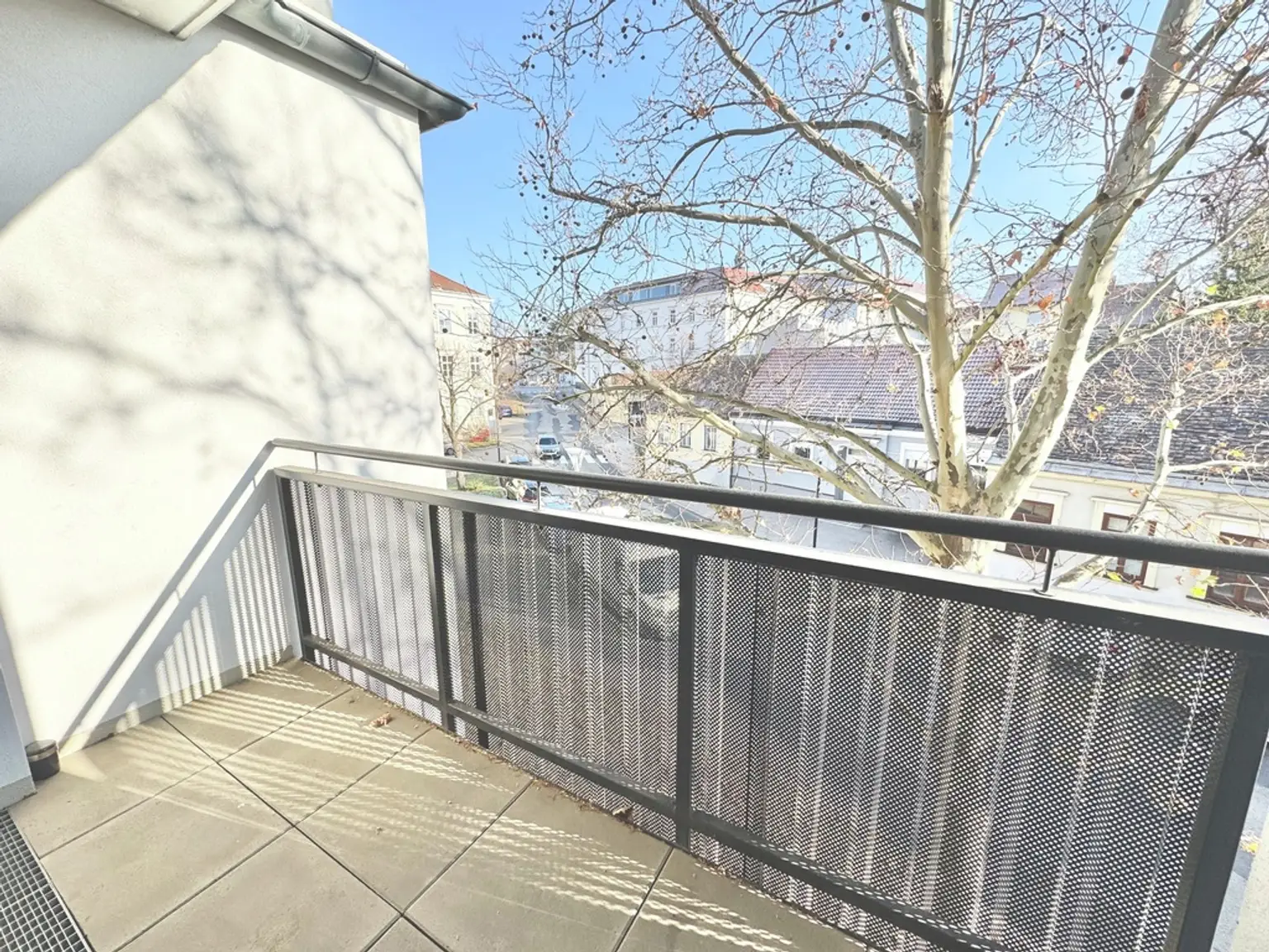 LOGGIATRAUM | OPTIMAL AUFGETEILTE, HELLE 2 ZIMMER | GARAGENPLATZ INKLUSIVE | TOPLAGE IN HOLLABRUNN