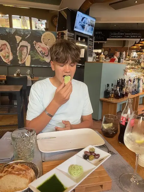 Langjährig eingeführtes Spezialitätenrestaurant - Ecklokal in Wien Währing