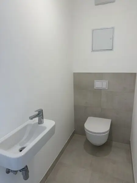 WC mit Handwaschbecken