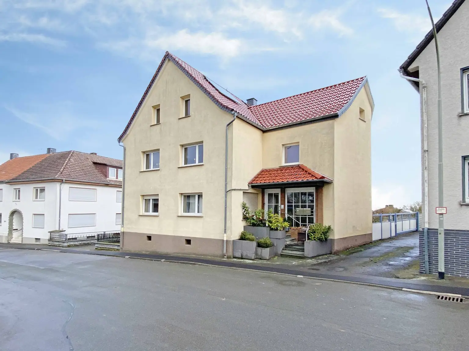 Außenansicht_Eingang