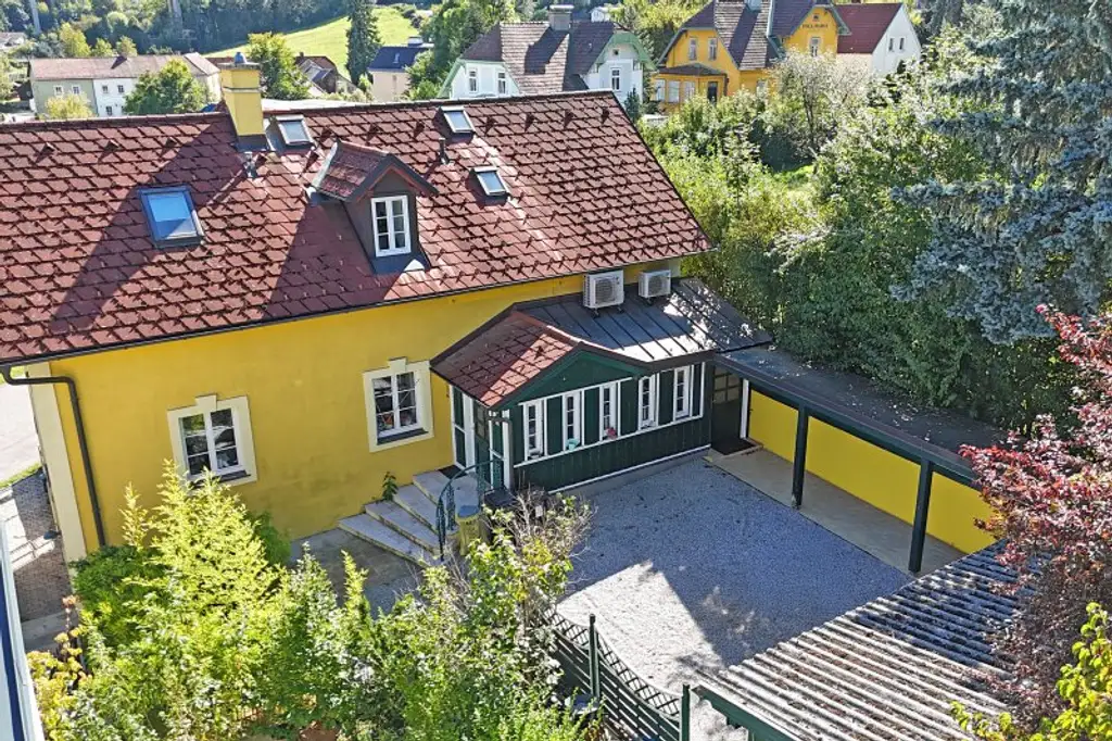 Charmante Wienerwald-Villa in erstklassiger Siedlungslage in Pressbaum