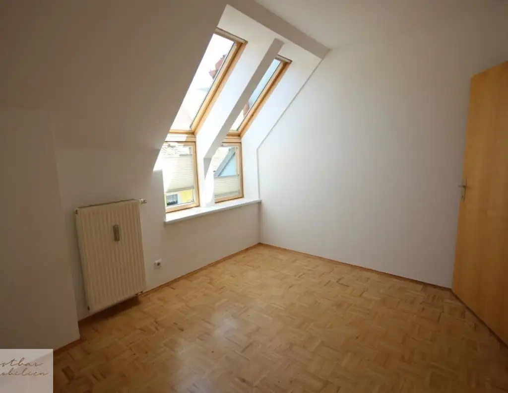 Ihr Wohlfühlparadies zur Miete! Auffallend gloriose Dreizimmerwohnung am Hauptplatz in Frohnleiten. Haustiere erlaubt.