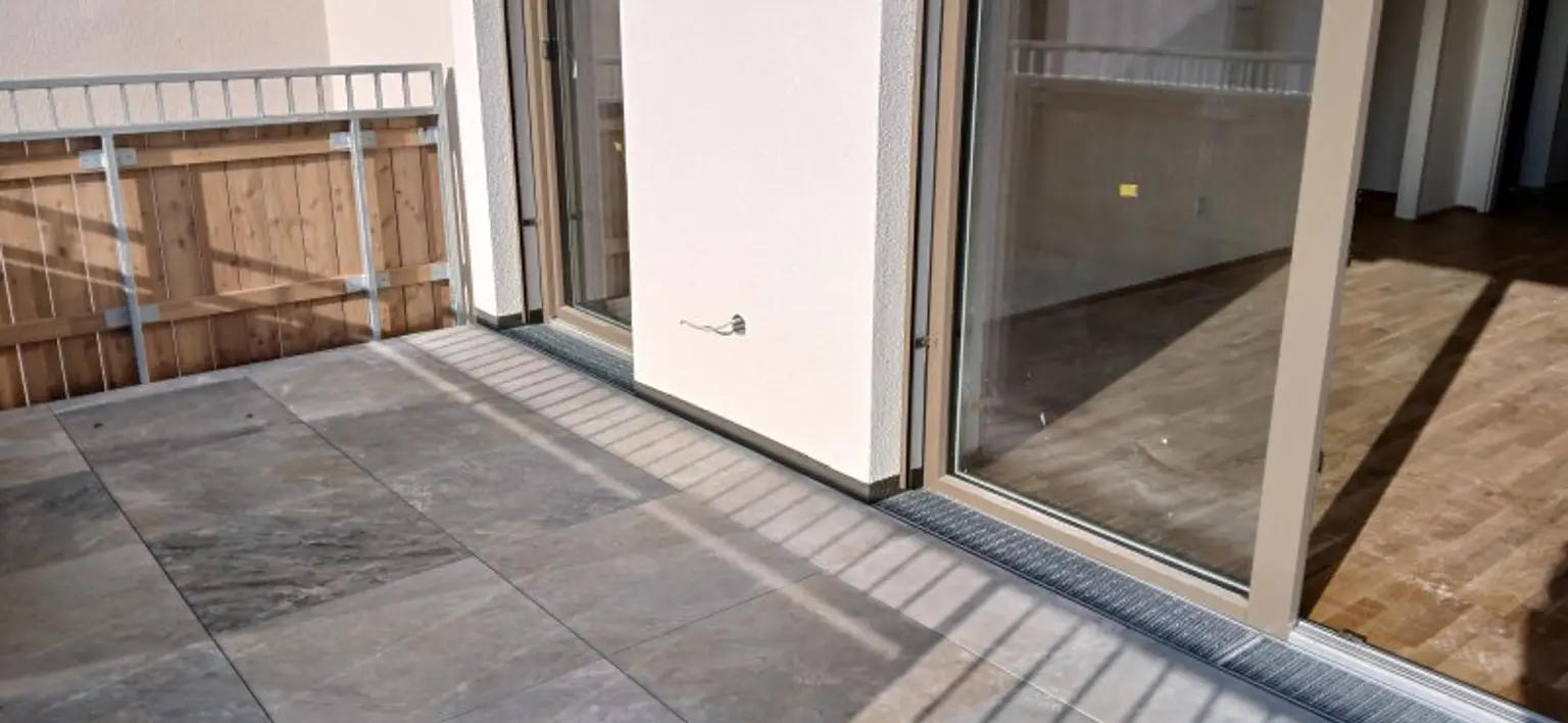 NEUBAU - ERSTBEZUG - Top 12 - Wunderschöne 2 Zimmerwohnungen mit großem Balkon und eigenem Tiefgaragenplatz