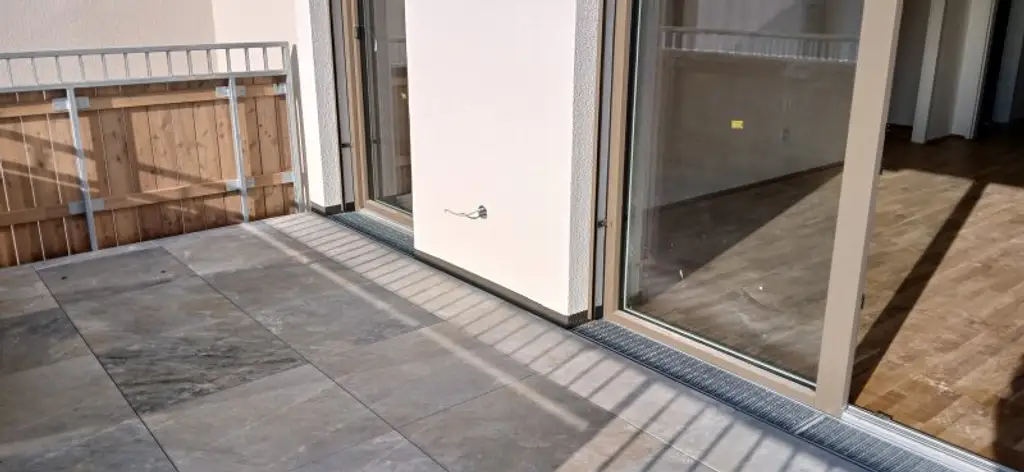 NEUBAU - ERSTBEZUG - Top 12 - Wunderschöne 2 Zimmerwohnungen mit großem Balkon und eigenem Tiefgaragenplatz