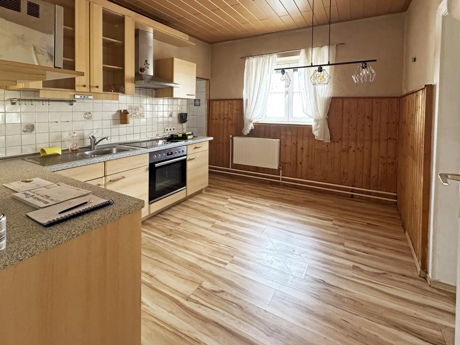 "Eckgrundstück - Haus/Bungalow mit schönem Garten!"