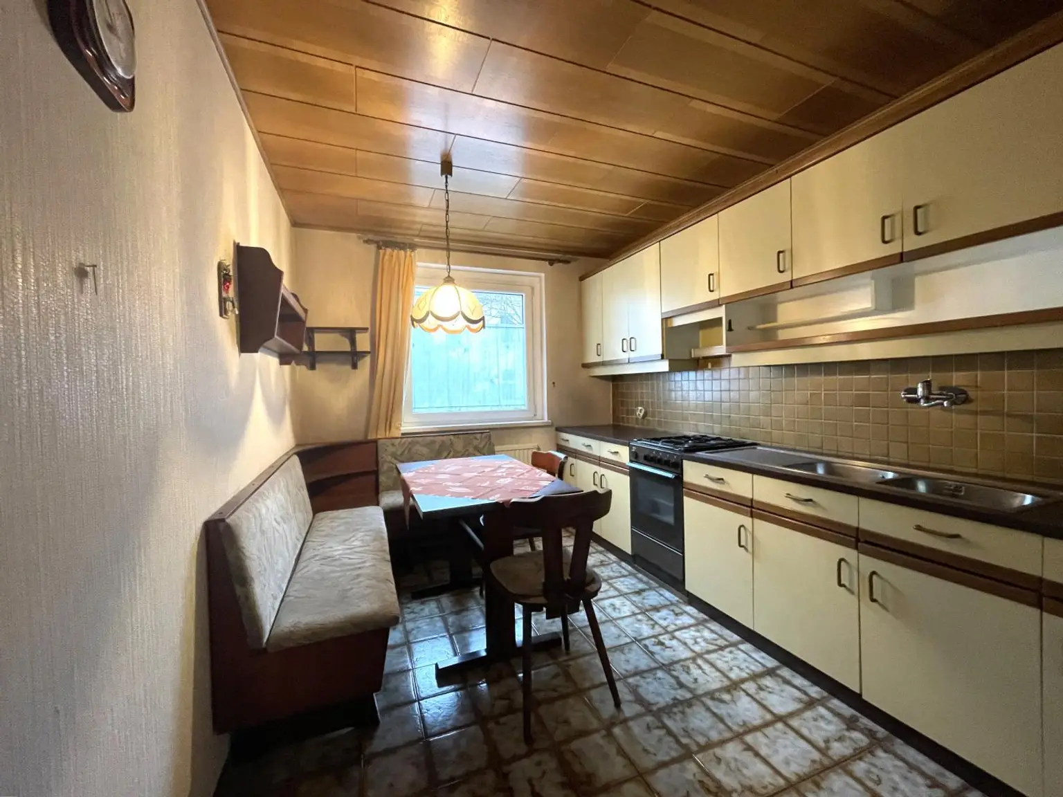 3-Zimmer-Loggia-Wohnung in U1-Nähe