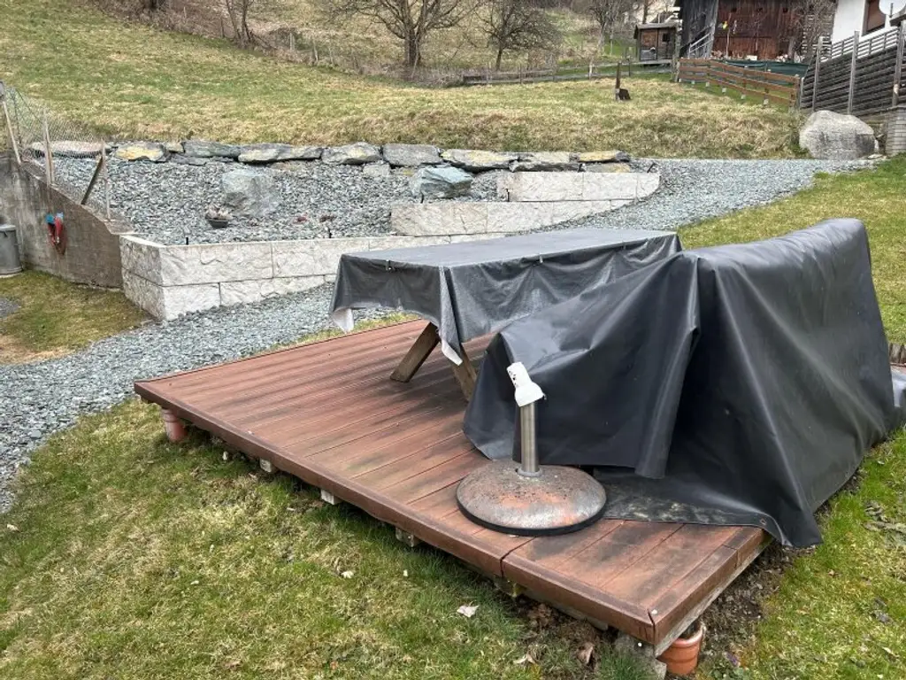 2776 m² Grund + Charmantes Einfamilienhaus im Sonnigen  Himmelberg mit Garten, + Garage & Werkstatt für 199.000 €