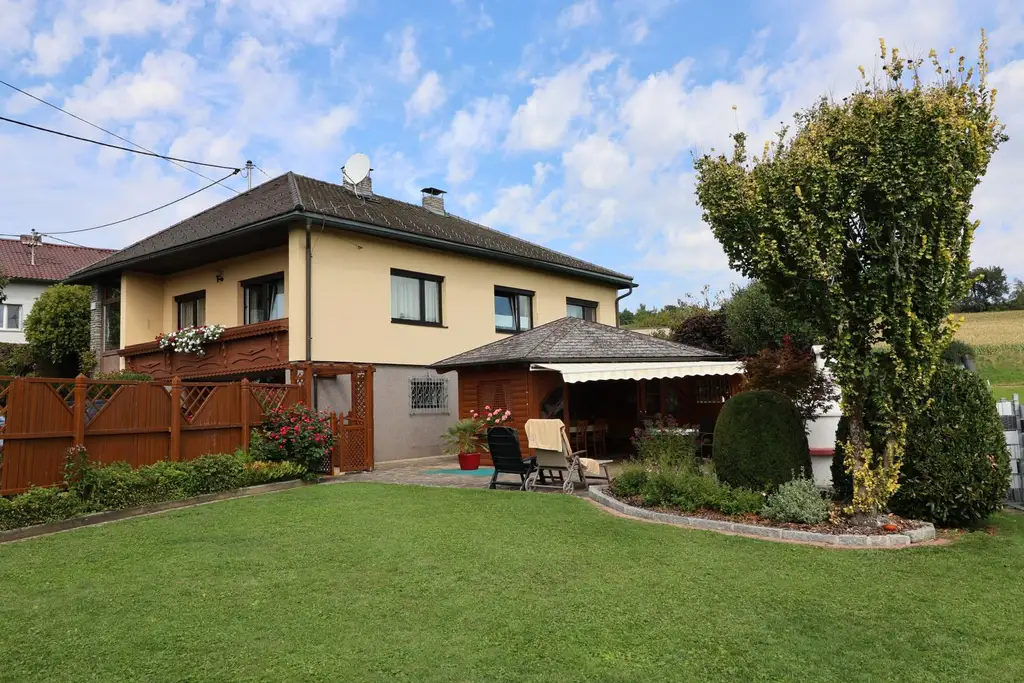 Gepflegtes Haus in ländlicher Lage