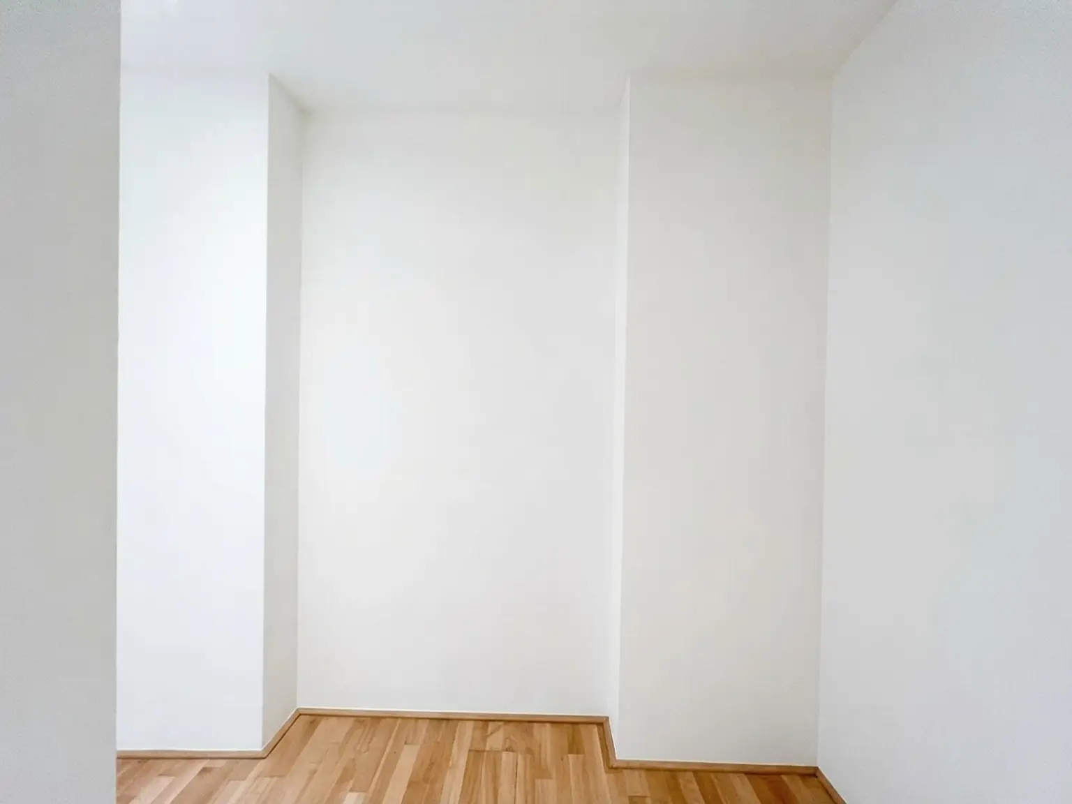 UNBEFRISTET: Klimatisierte 2-Zimmer Dachgeschosswohnung nahe Belvedere