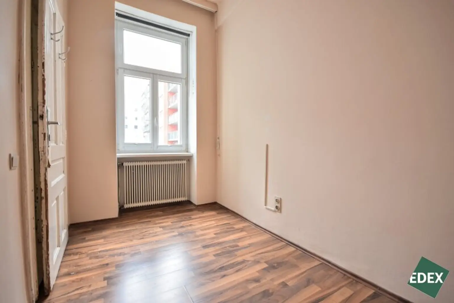 96 m² Altbauwohnung im 1. Stock mit Lift – zum Sanieren