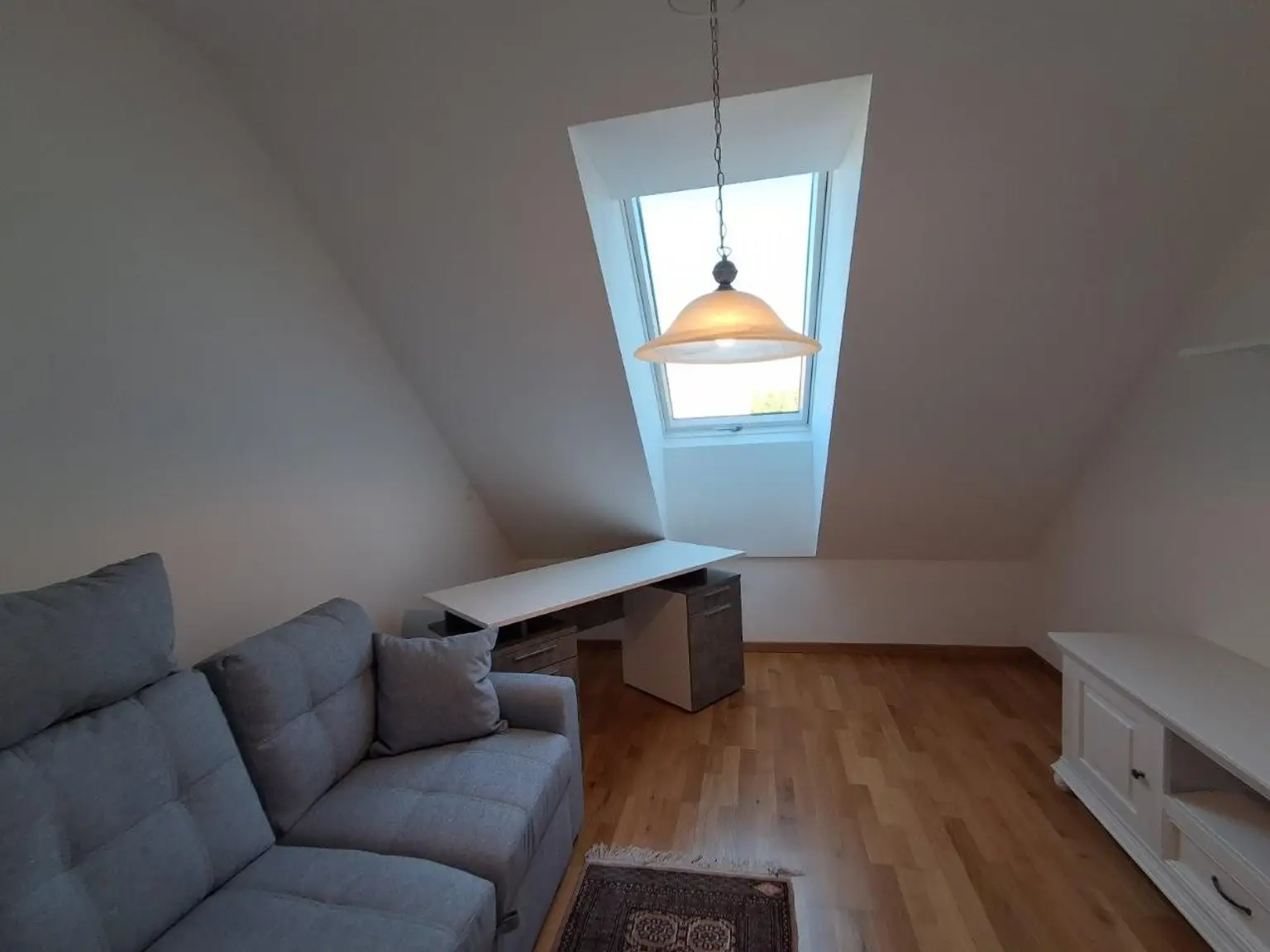 "Neue vollausgestattete - 4-Zimmer-Balkonwohnung Jedlesee"
