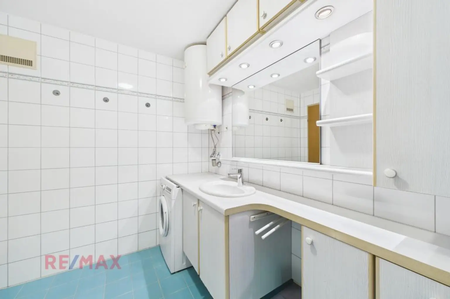 Sonne, Ruhe, Komfort: Helle 2-Zimmer-Wohnung mit großzügigem Balkon