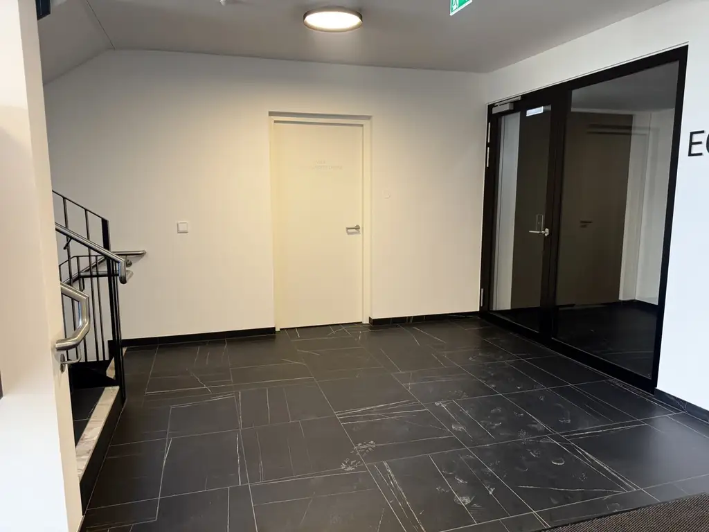 Provisionsfrei: Erstbezug und fertig - kompakte 3 Zimmer Wohnung  - Luxuriös im Grünen Wohnen