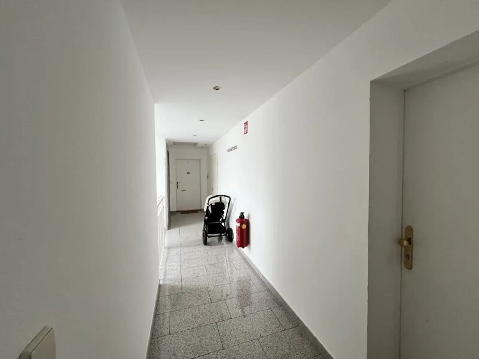 Charmante Dachgeschoss-Maisonettenwohnung in der Barichgasse nahe Dannebergplatz - befristet (!)