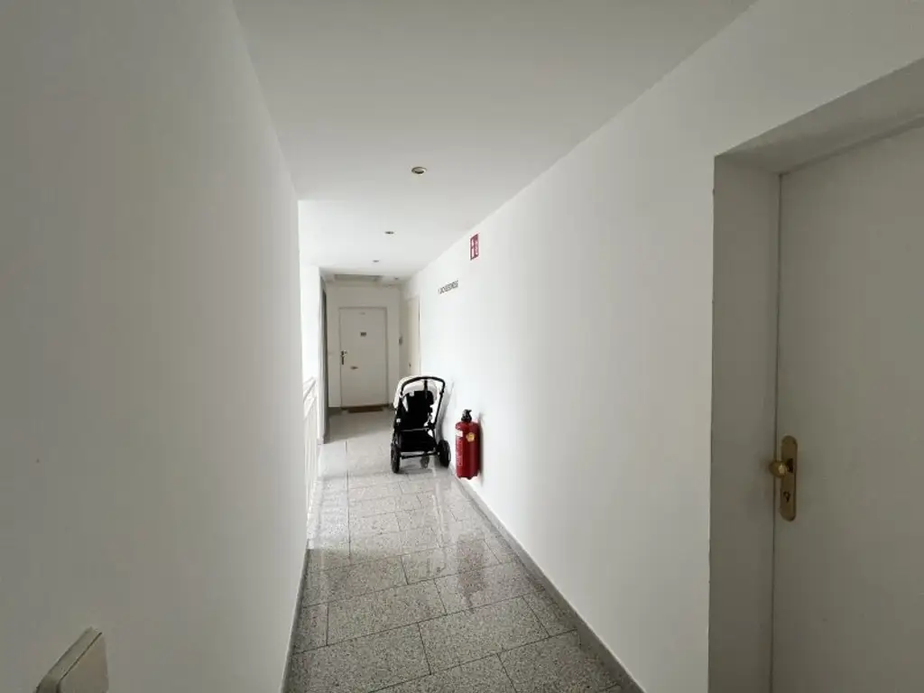 Charmante Dachgeschoss-Maisonettenwohnung in der Barichgasse nahe Dannebergplatz - befristet (!)