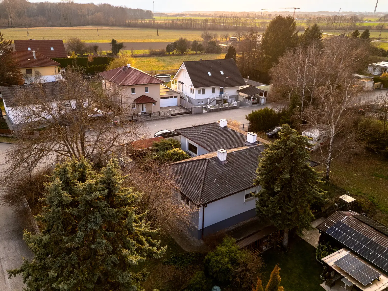 ++ Netter Bungalow auf Eckgrundstück in schöner Siedlungslage ++