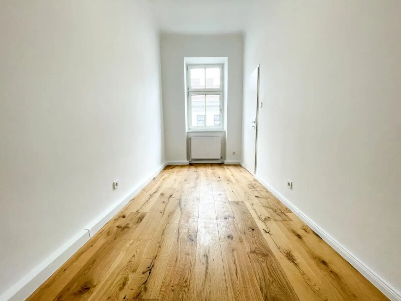NÄHE AUGARTEN: helle sanierte 3-Zimmerwohnung inkl. neuer Küche und neuem Bad