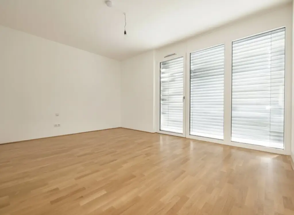 3 Zimmer Gartenwohnung in ruhiger Lage - Terrasse & Garten Hofseitig - Badewanne & Dusche - Garagenplatz vorhanden