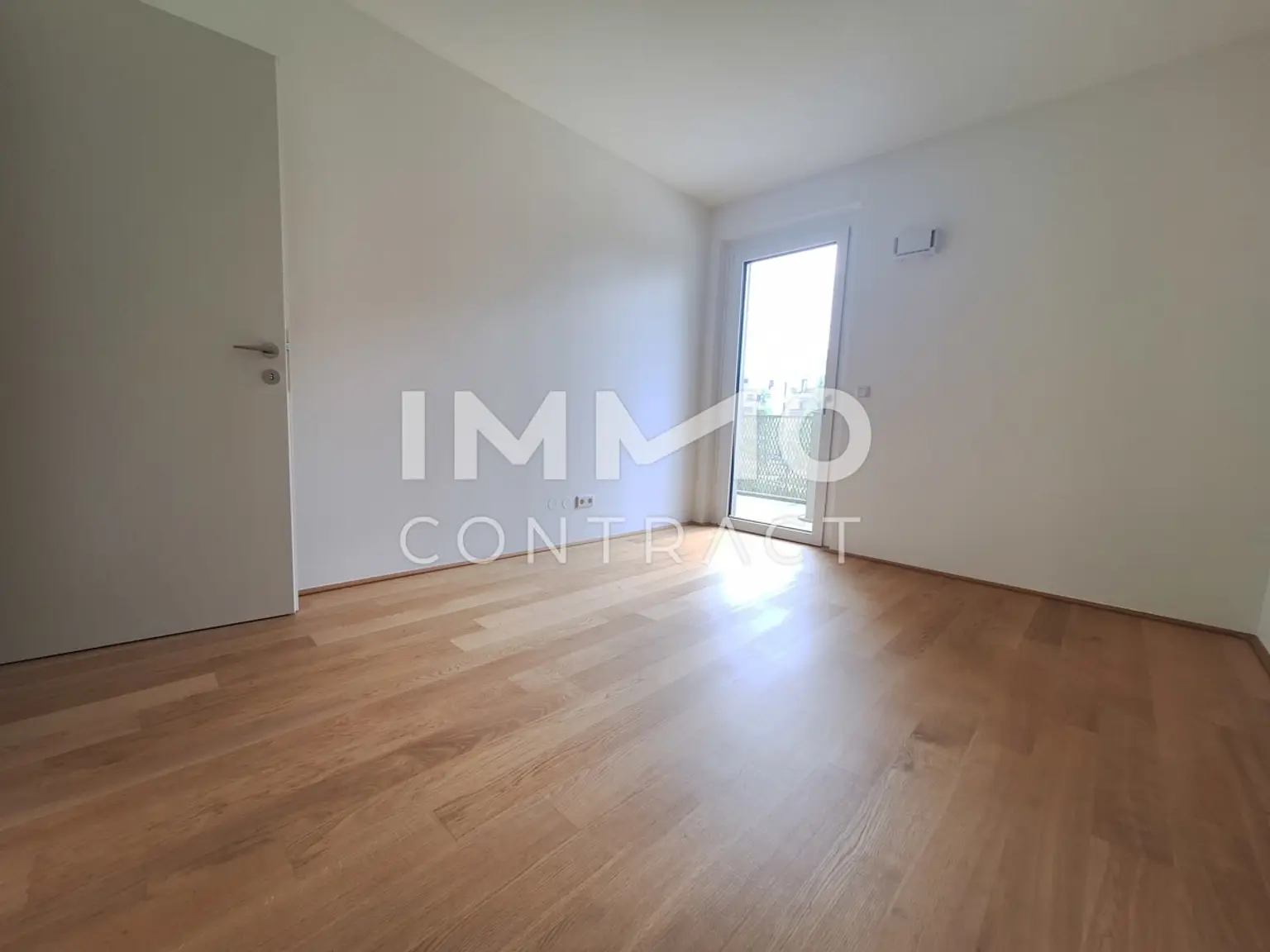 Erstbezug: 3 Zimmerwohnung mit Balkon