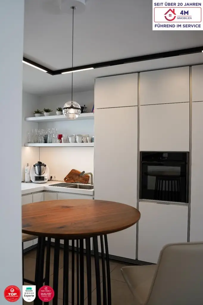 Privilegiertes Wohnen: Luxushaus mit Designermöbeln, Saunabereich & exklusivem Donauzugang“