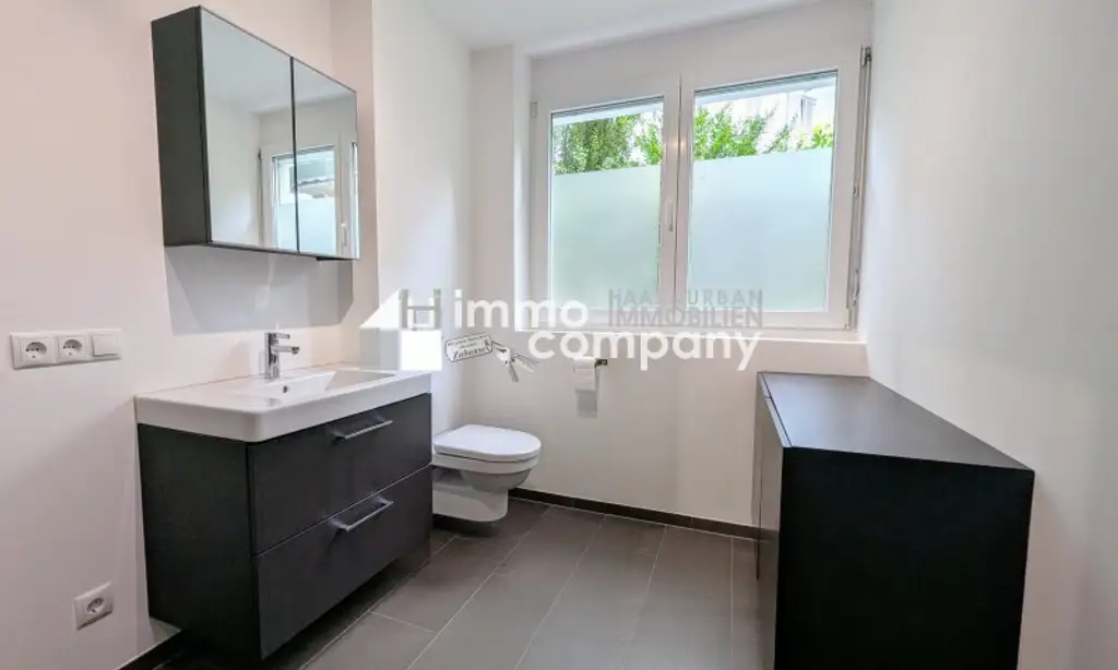Moderne 3-Zimmer-EG-Wohnung mit Terrasse in zentraler Lage - inkl. TG-Stellplatz & Küche!