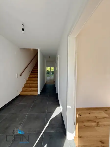 NEU! TRAUMHAFTE 5 ZIMMER DOPPELHAUSHÄLFTEN MIT EIGENGÄRTEN IN MARKGRAFNEUSIEDL!