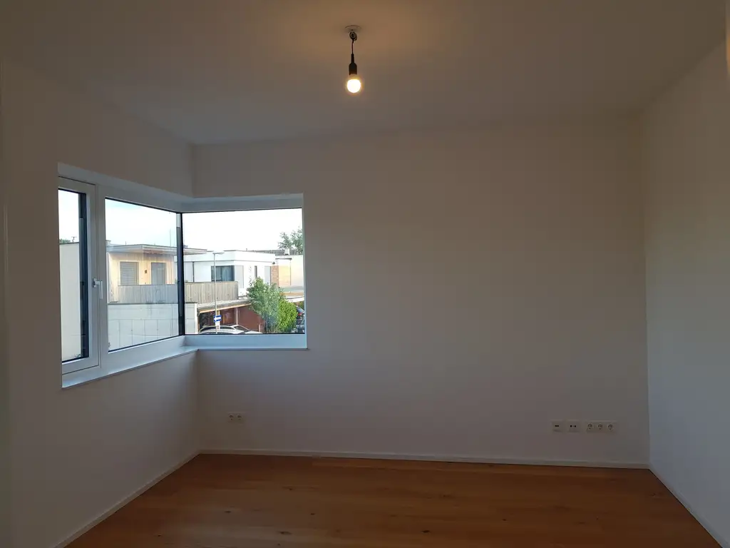 PERFEKTES, MODERNES, NEUES TRAUMHAUS IM ERSTBEZUG AM FELSER SEE