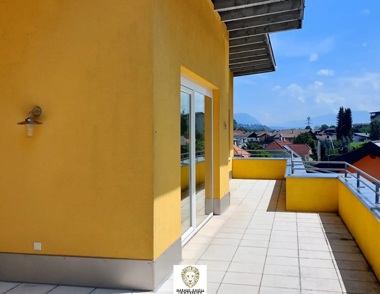 Dachterrassenwohnung mit ca. 126 qm Wohnfläche und ca. 47 qm Terrasse in Völs