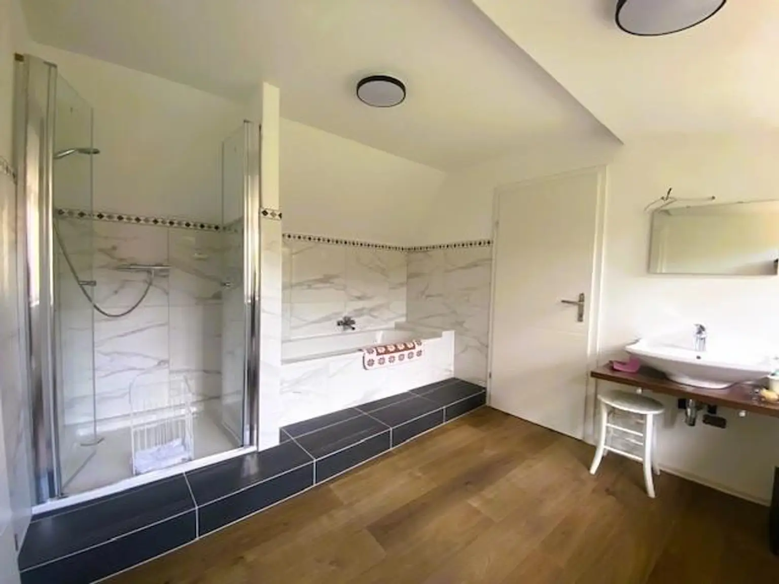 Ländliche Eleganz neu interpretiert – Streckhof mit zwei Wohneinheiten, Arkadenflair & Pooloase!