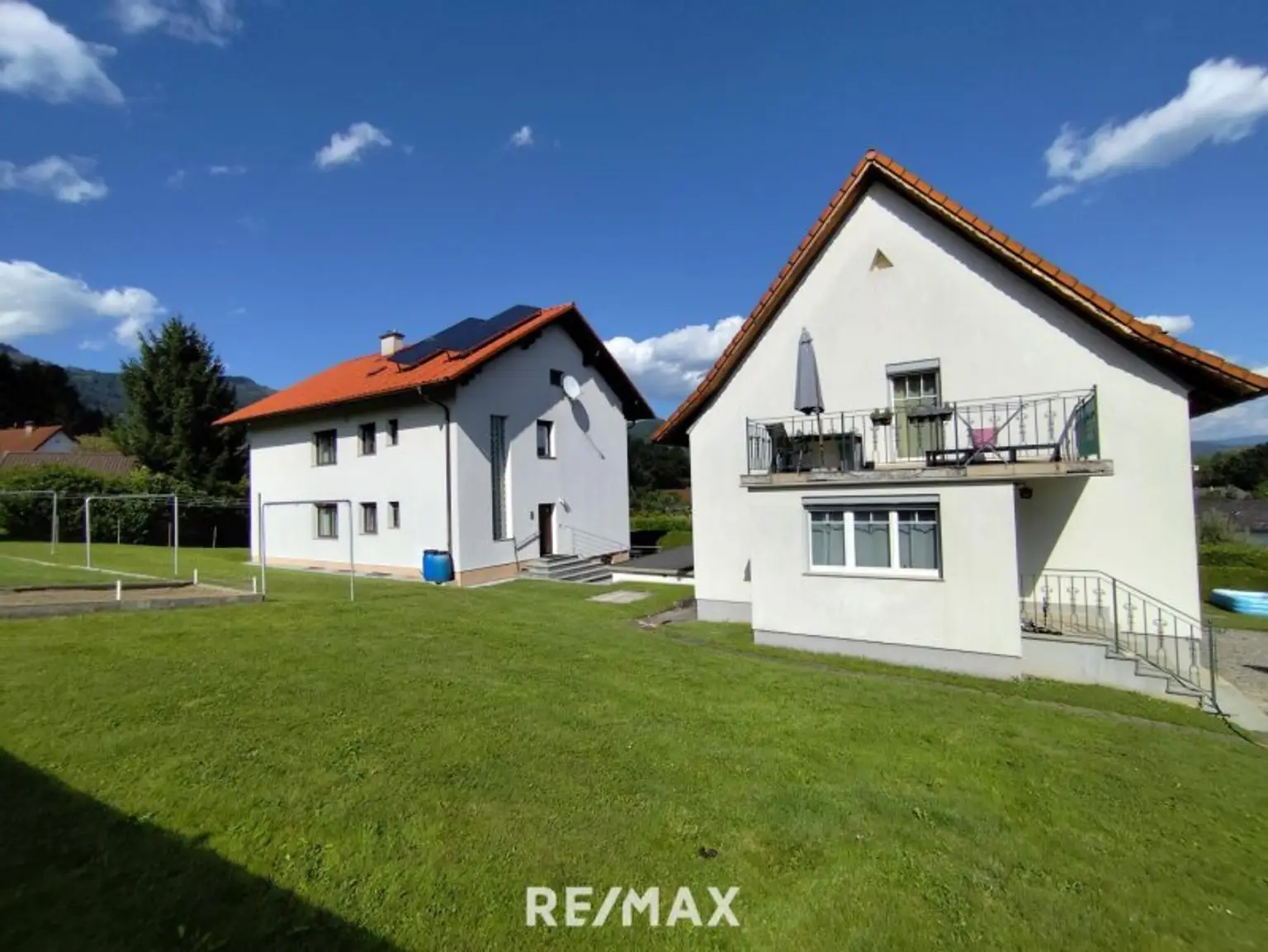 *** Gemeinschaftsprojekt oder Investment? Zwei Häuser, sechs Stellplätze, großes Grundstück in Toplage! ***