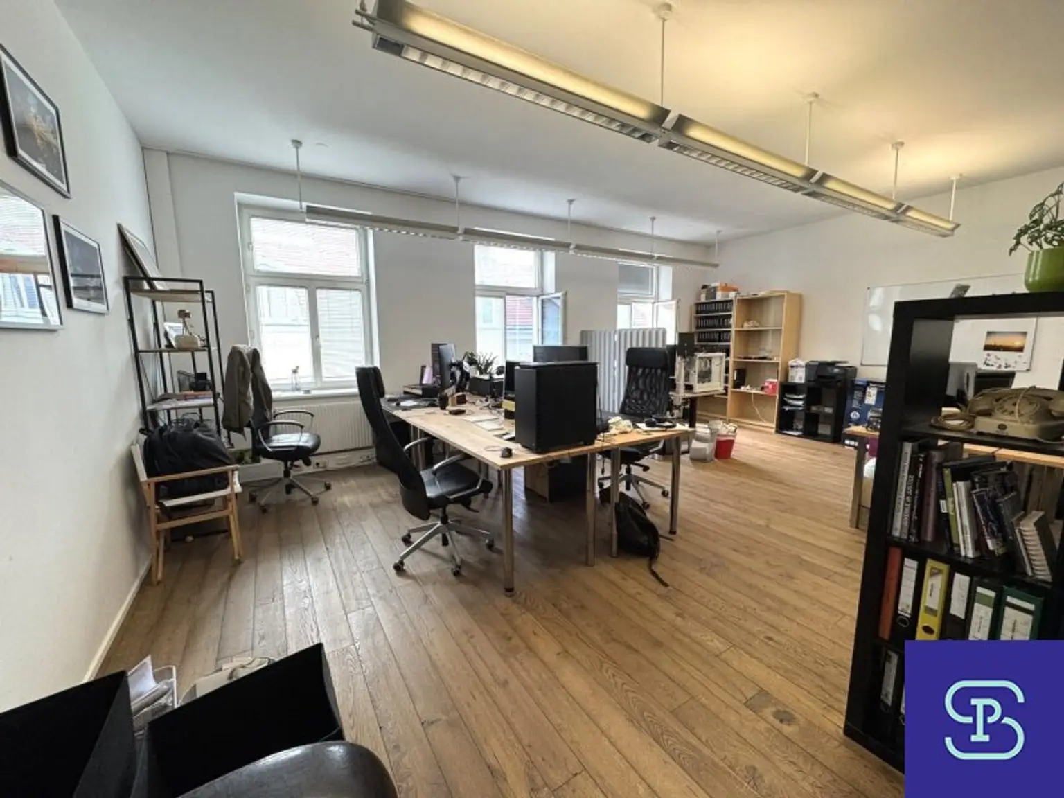 Naschmarkt-Nähe: Renoviertes 167m² Büro mit Garage, Balkon und Lift - 1050 Wien