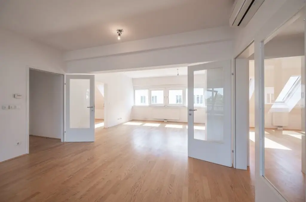 ++NEU++ Fantastisch aufgeteilte 4 Zimmer DG-Wohnung in absoluter Bestlage des 09. Bezirks - Viktor Frankl Park / Mariannengasse. +++ Dachterrasse! ++++