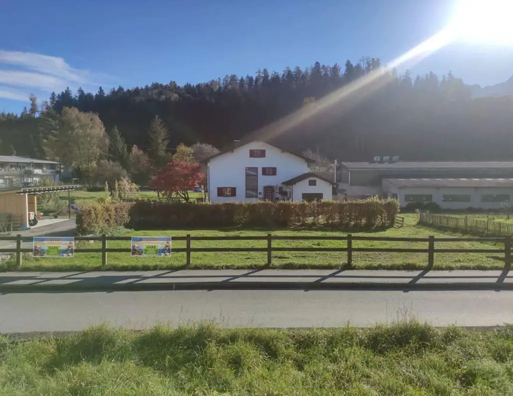 Schönes Bau-Grundstück mitten in Schlins als Ganzes oder geteilt zu verkaufen
