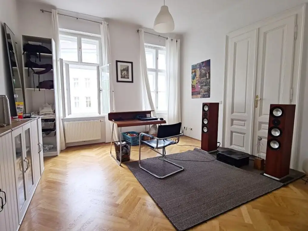 SIEBENBRUNNENPLATZ, gepflegte 85 m2 Altbau, 3 Zimmer, Küche, Wannenbad, Parketten, WG-geeignet, Reinprechtsdorfer Straße