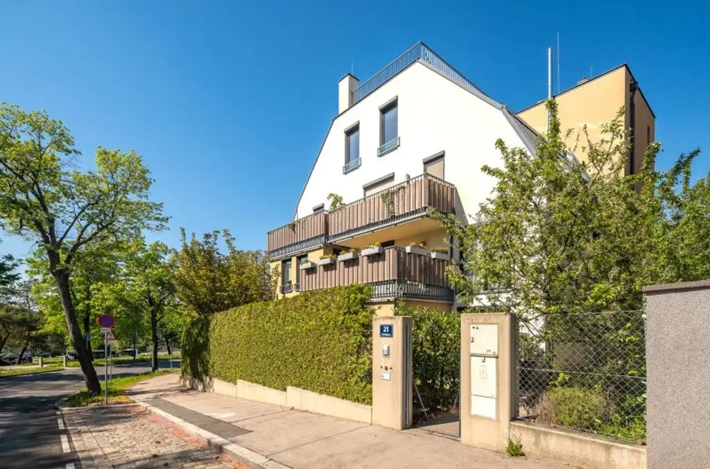 Panoramaliebling: Luxuriöse DG-Wohnung mit Dachterrasse und Fernblick