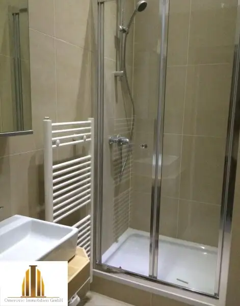 Helle Garconniere mit 2 Zimmer im 2. Lifstock