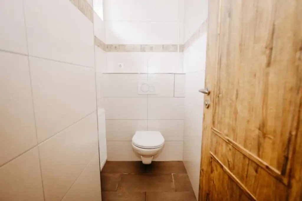 Gepflegtes, neu revitalisiertes  und liebevoll erhaltenes Landhaus. Natur, Sonne, Ruhe,  Seelenheil.