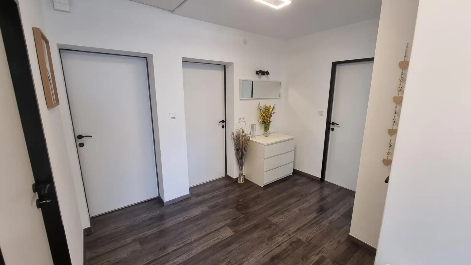Charmantes Einfamilienhaus in ruhiger Grünlage – innen renoviert und bezugsbereit