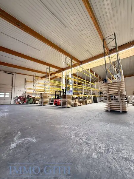891 m² Lagerhalle in 1230 Wien (Talpagasse) zu mieten! – 2 Sektionaltore, U6 & Autobahn-Nähe, videoüberwacht