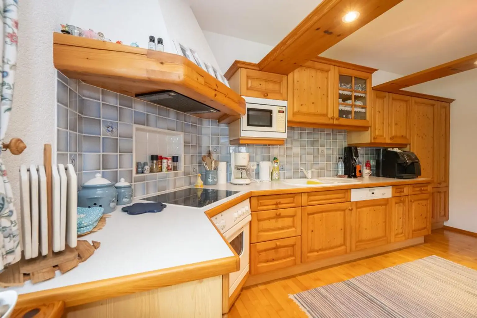 WOHNEN IM GRÜNEN – 242 m² WOHN-NUTZFLÄCHE – 3.903 m² GRUNDSTÜCK! Charmantes Einfamilienhaus voller Potenzial und zahlreicher Gestaltungsmöglichkeiten!