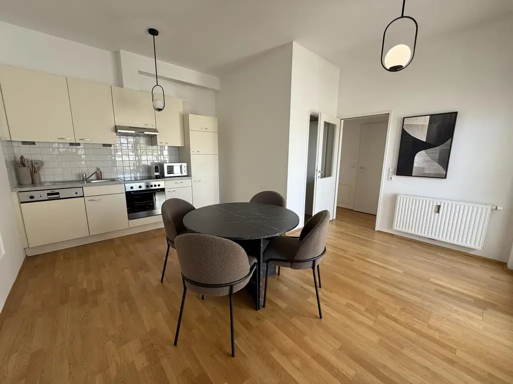 Exklusive Dachgeschoss-Wohnung in Top-Lage mit Terrasse und Schlossbergblick!  ++Videorundgang++