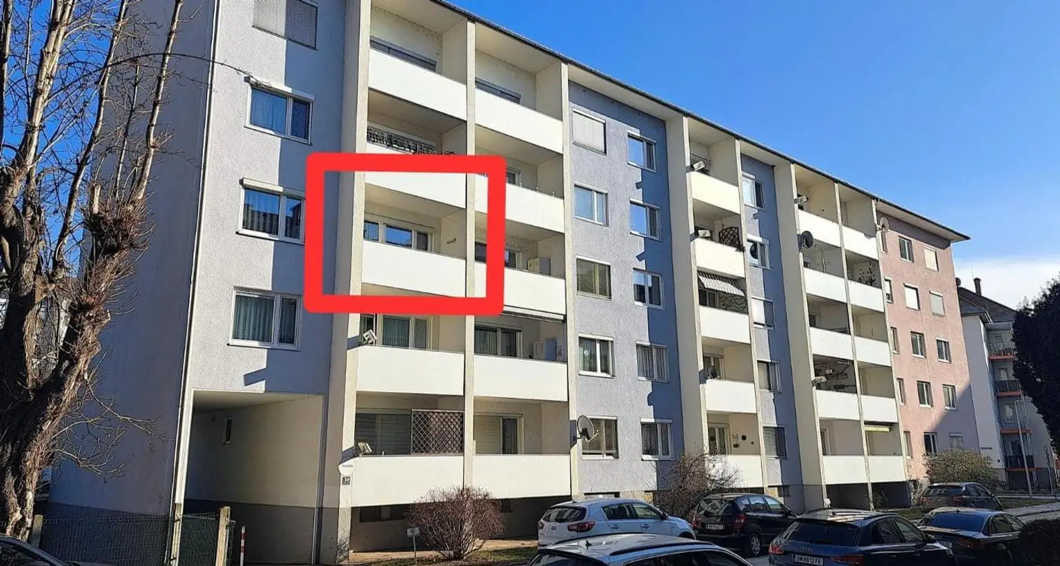 Aussenansicht mit Balkon