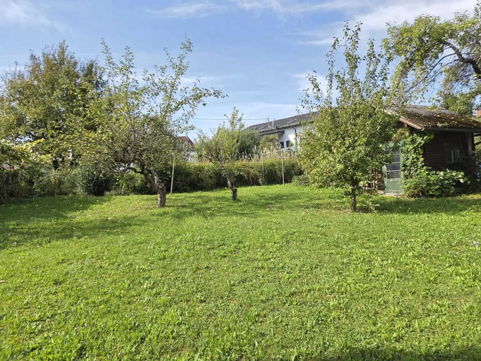 Einfamilienhaus in Ruhelage auf 830 m² großem, sonnigem Grundstück zum Innsanieren