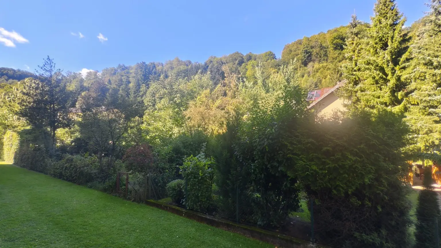 Sehr schöne Eigentumswohnung mit Blick ins Grüne