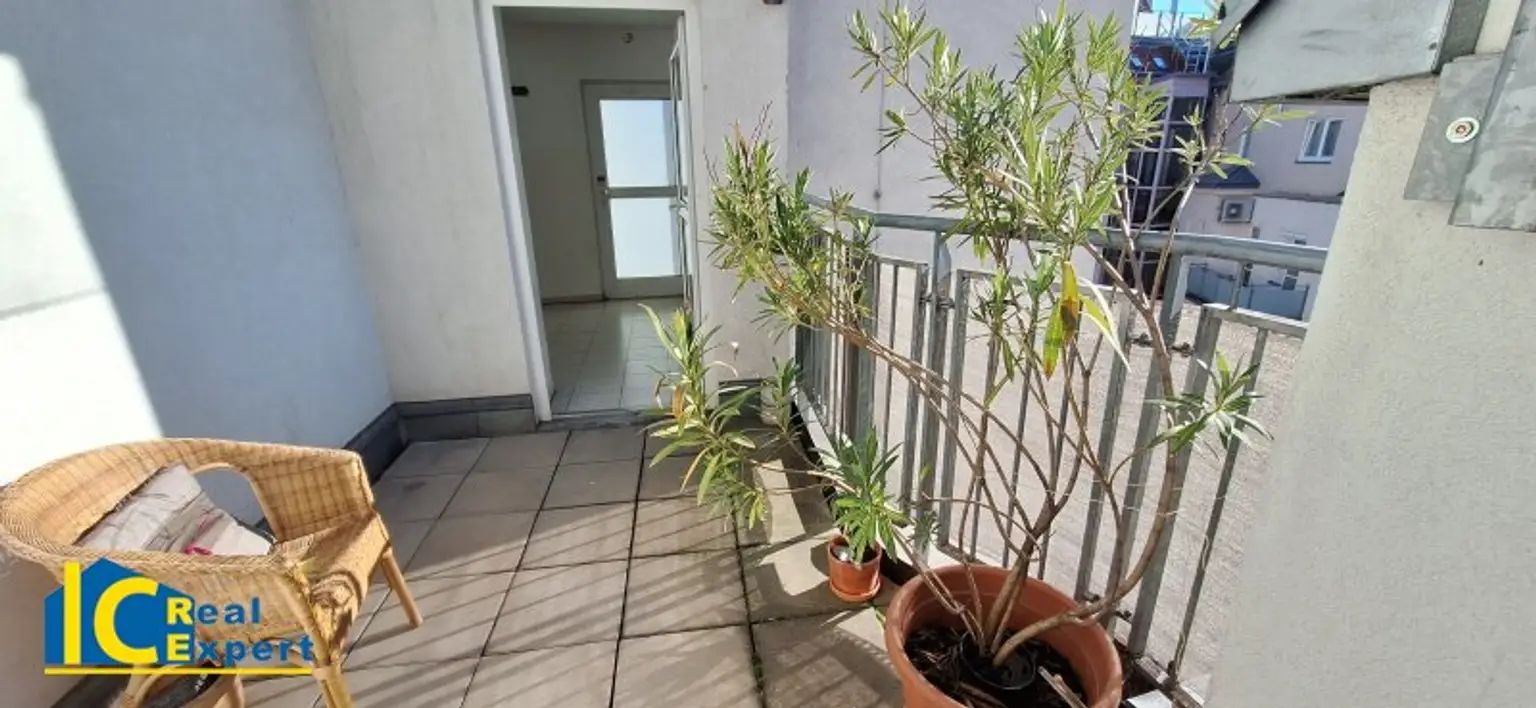 Sonnig und wettergeschützt