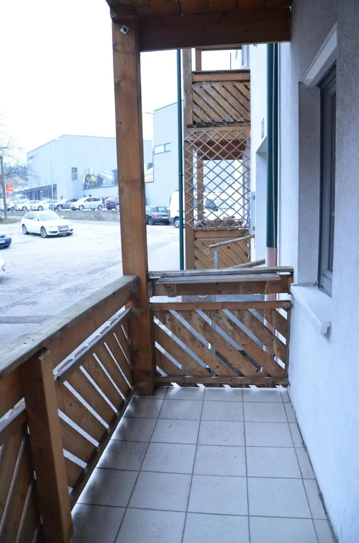 Wohnung mit Balkon  im Hochparterre