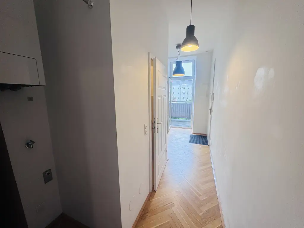 Charmantes 2-Zimmer Altbau-Schmuckstück mit Balkon