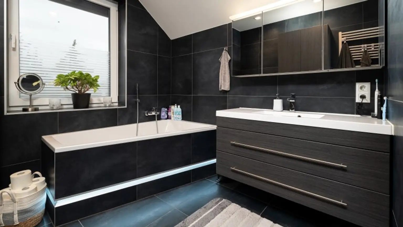 Neuwertiges Haus in Ruhelage! *Smarthome *Hochwertig ausgestattet *TOP Lage